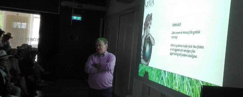 Åke Rosén presenting to Tropikhattarna at Mindpark